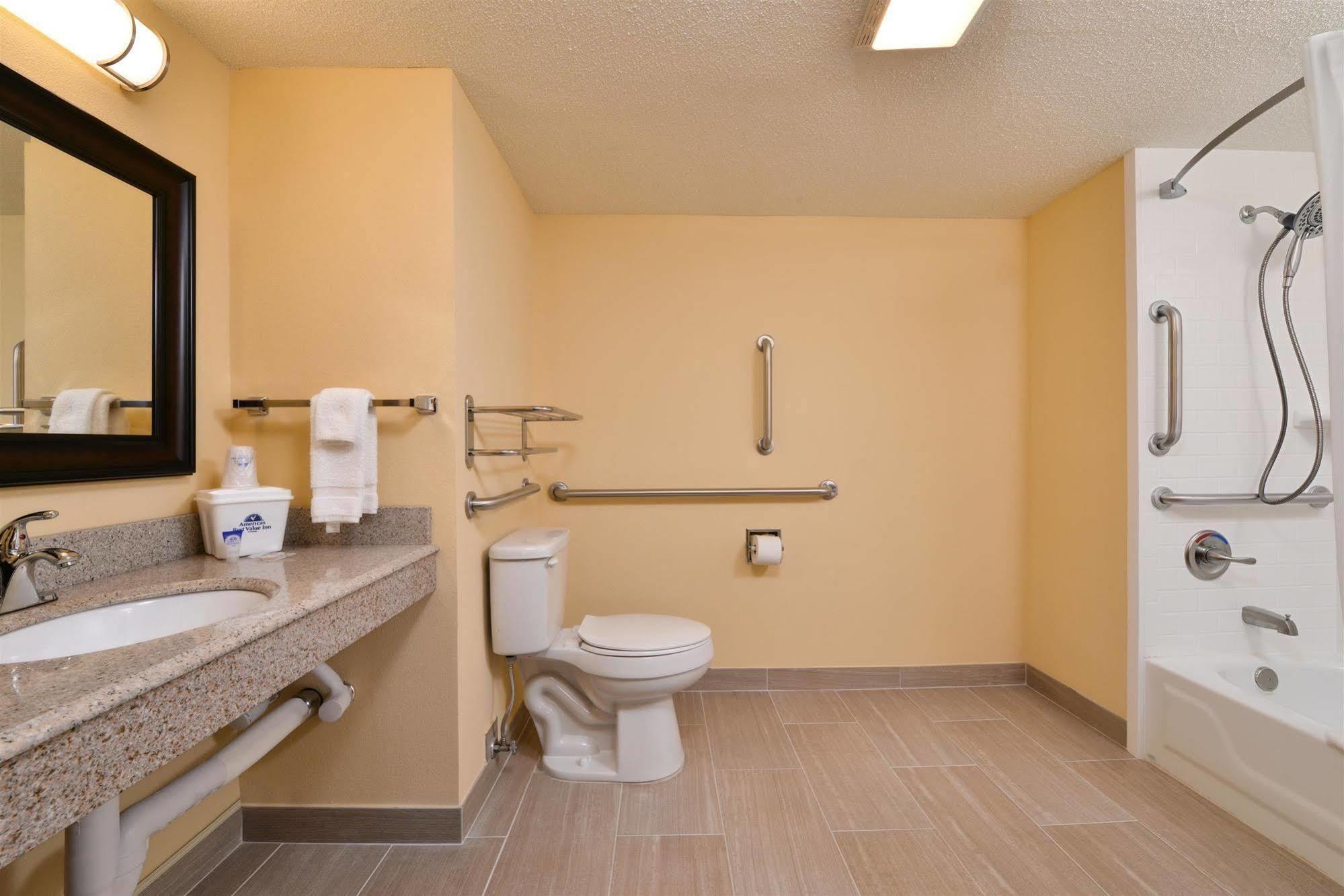 Americas Best Value Inn Tupelo Barnes Crossing Екстериор снимка