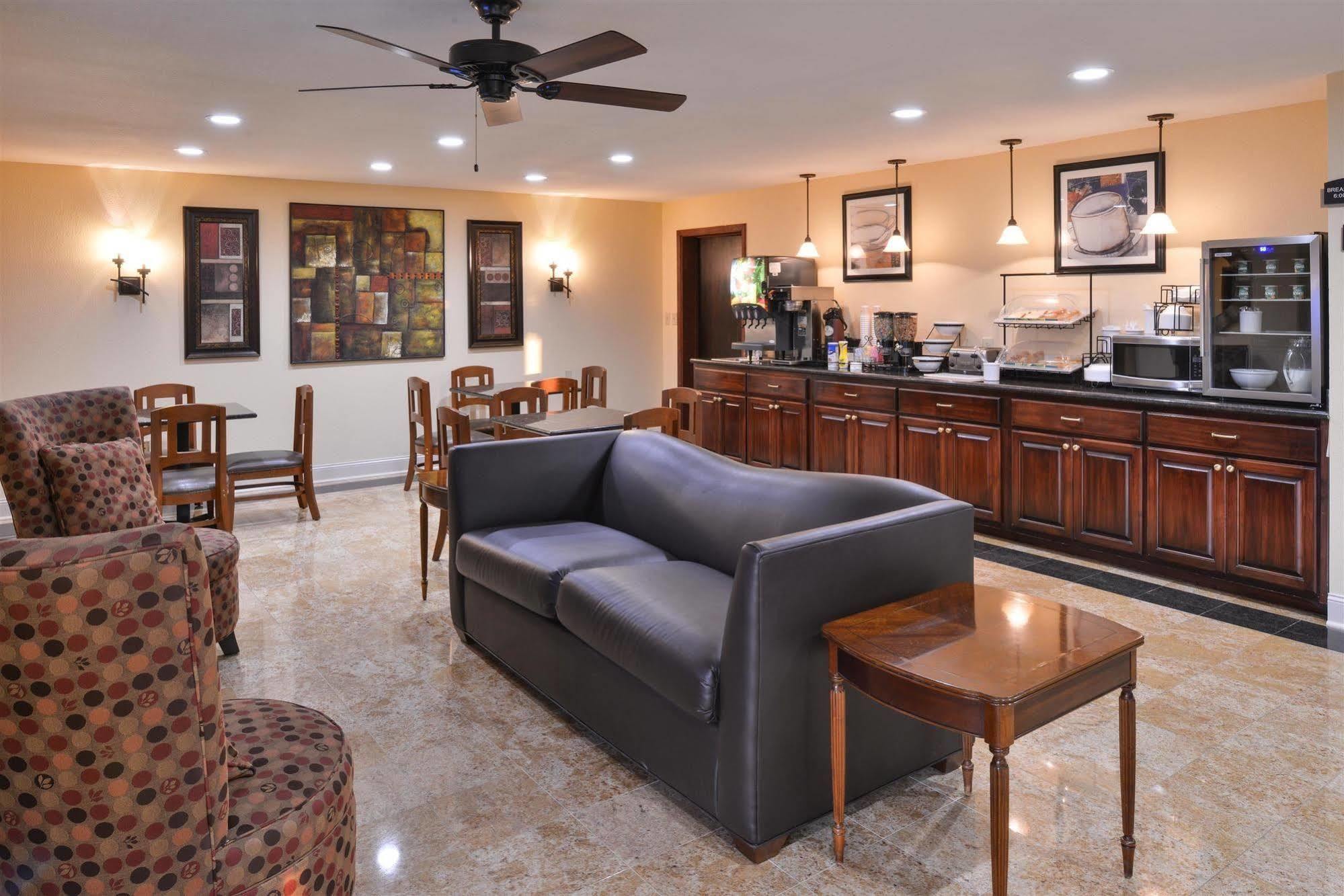 Americas Best Value Inn Tupelo Barnes Crossing Екстериор снимка